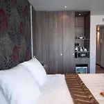 Western Premier Le Patio Des Artistes Wellness Jacuzzi 4* Cannes