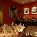 Western Premier Le Patio Des Artistes Wellness Jacuzzi