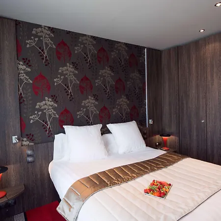 Western Premier Le Patio Des Artistes Wellness Jacuzzi 4*