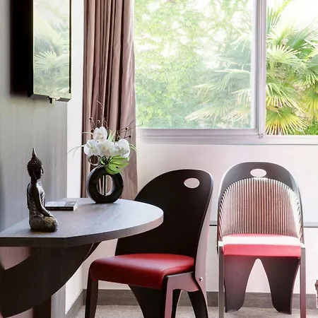 Western Premier Le Patio Des Artistes Wellness Jacuzzi Szálloda