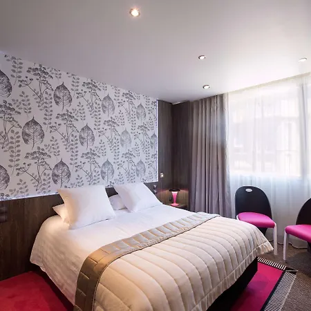 Western Premier Le Patio Des Artistes Wellness Jacuzzi 4*