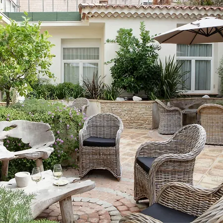 Western Premier Le Patio Des Artistes Wellness Jacuzzi