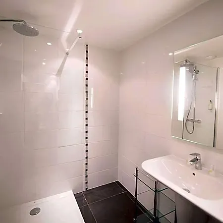 Hotel Western Premier Le Patio Des Artistes Wellness Jacuzzi
