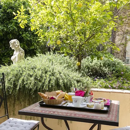 Western Premier Le Patio Des Artistes Wellness Jacuzzi Hotel