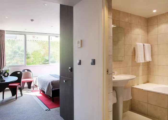 Otel Western Premier Le Patio Des Artistes Wellness Jacuzzi Cannes