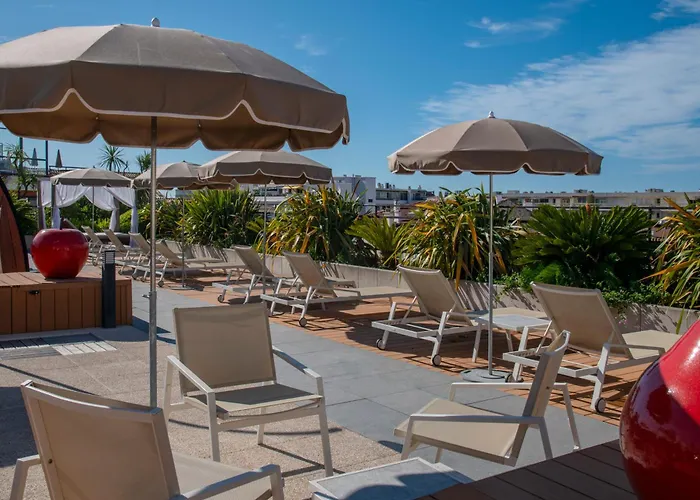 Western Premier Le Patio Des Artistes Wellness Jacuzzi 4* Cannes
