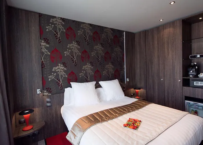 Otel Western Premier Le Patio Des Artistes Wellness Jacuzzi Cannes