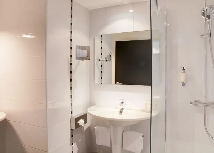Western Premier Le Patio Des Artistes Wellness Jacuzzi Otel 4*