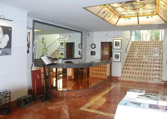 Otel Western Premier Le Patio Des Artistes Wellness Jacuzzi Cannes