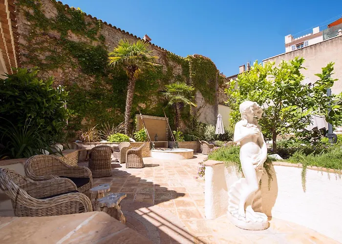 Western Premier Le Patio Des Artistes Wellness Jacuzzi